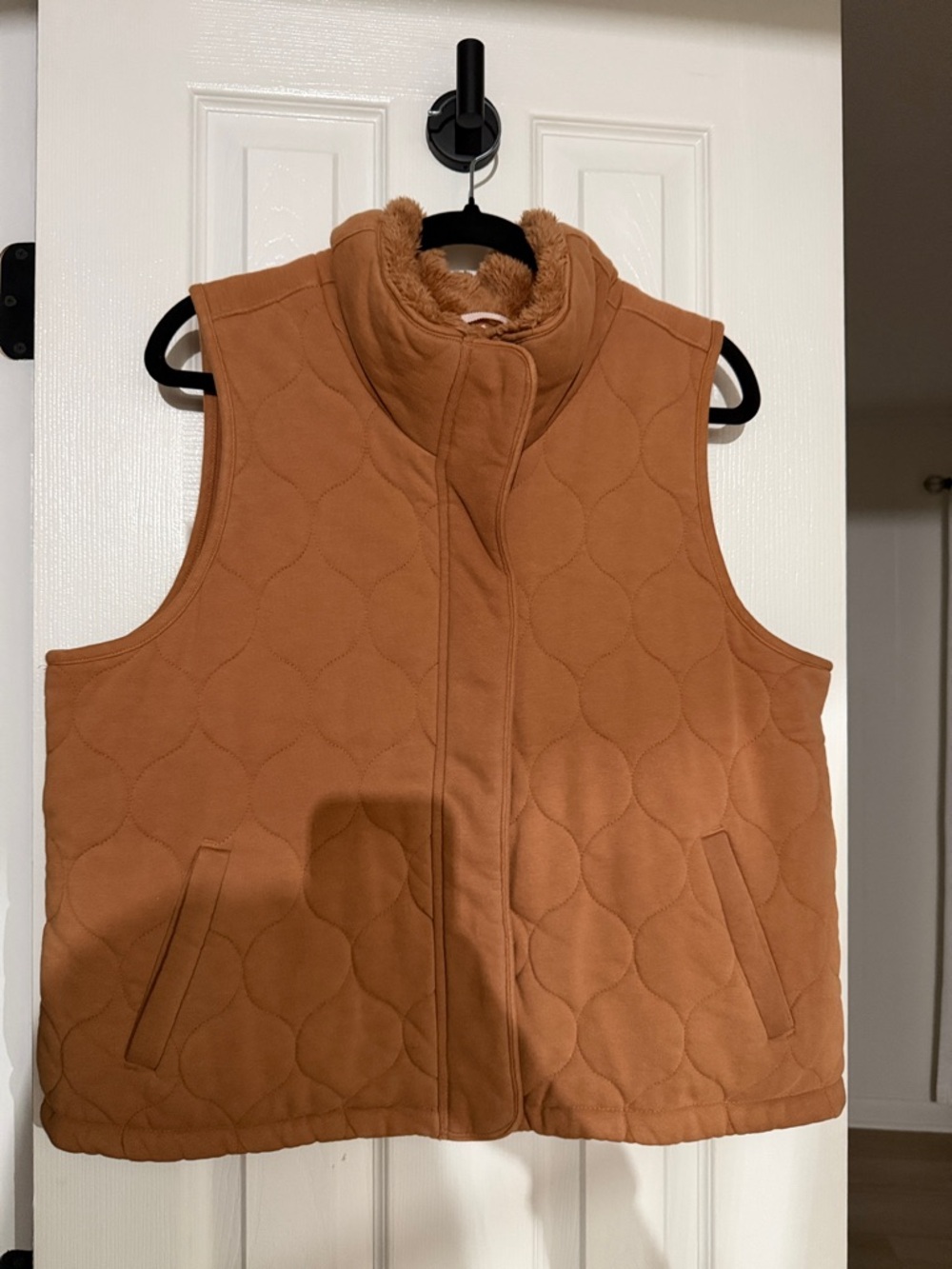 CALIA by Carrie Underwood Quilted Vest in Camel Brown